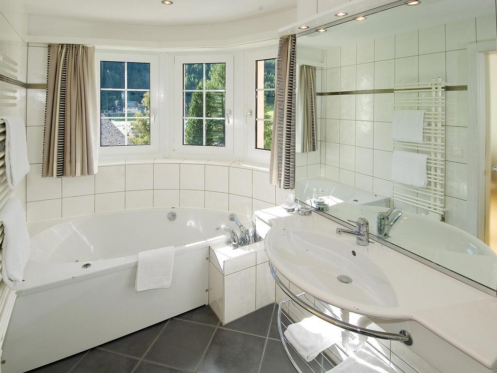 Dolce Vita Saas-Fee Room photo